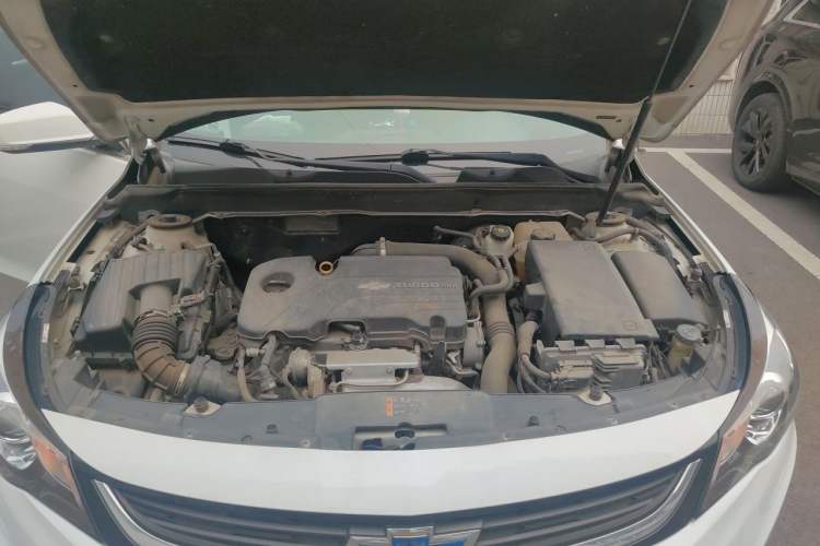 Used Chevrolet Malibu 2017 1.5T Automatic Luxury Edition Engine Bay