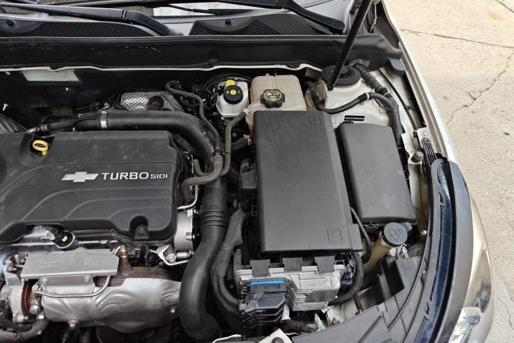 Used Chevrolet Malibu 2017 1.5T Automatic Luxury Edition Engine Bay Left