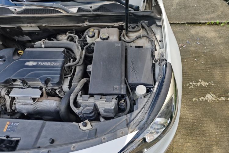 Used Chevrolet Malibu 2017 1.5T Automatic Luxury Edition Engine Bay Left
