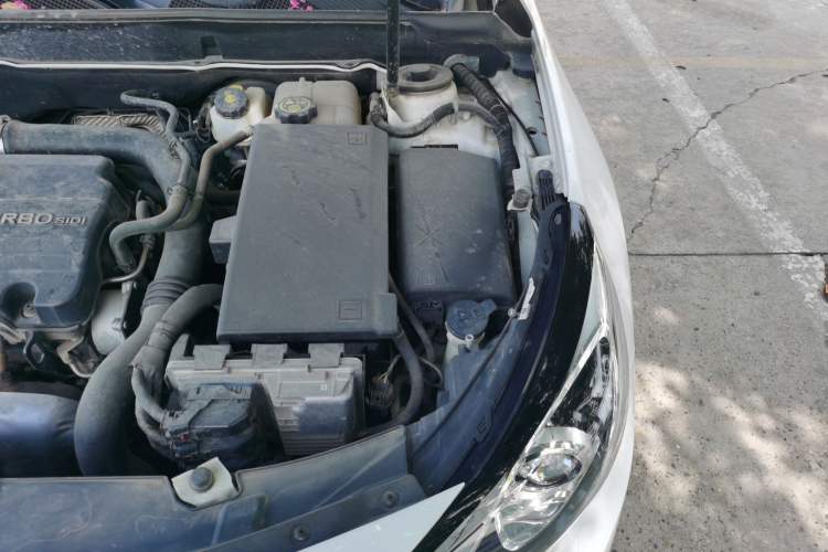 Used Chevrolet Malibu 2017 1.5T Automatic Luxury Edition Engine Bay Left