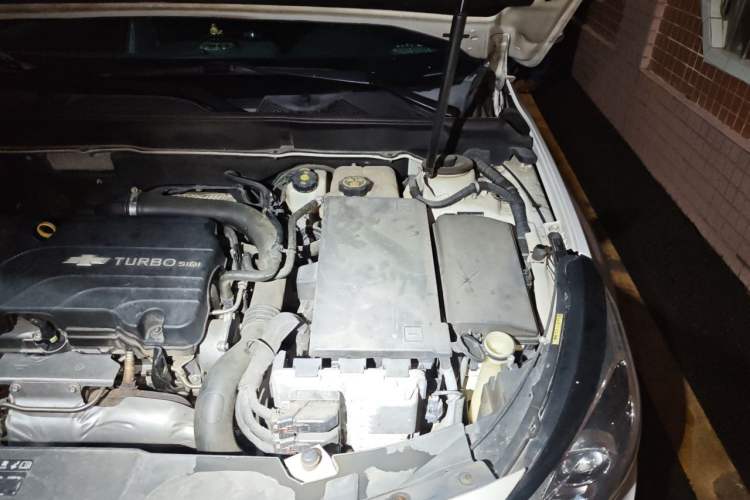 Used Chevrolet Malibu 2017 1.5T Automatic Luxury Edition Engine Bay Left