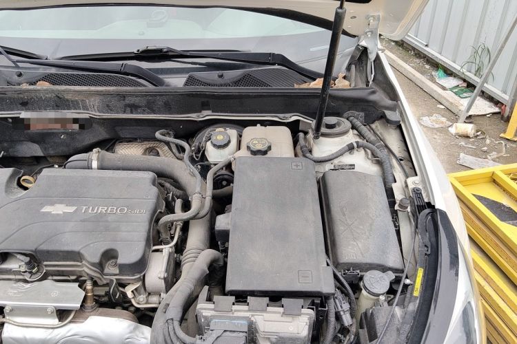 Used Chevrolet Malibu 2017 1.5T Automatic Luxury Edition Engine Bay Left
