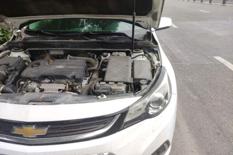 Used Chevrolet Malibu 2017 1.5T Automatic Flagship Edition Engine Bay Left
