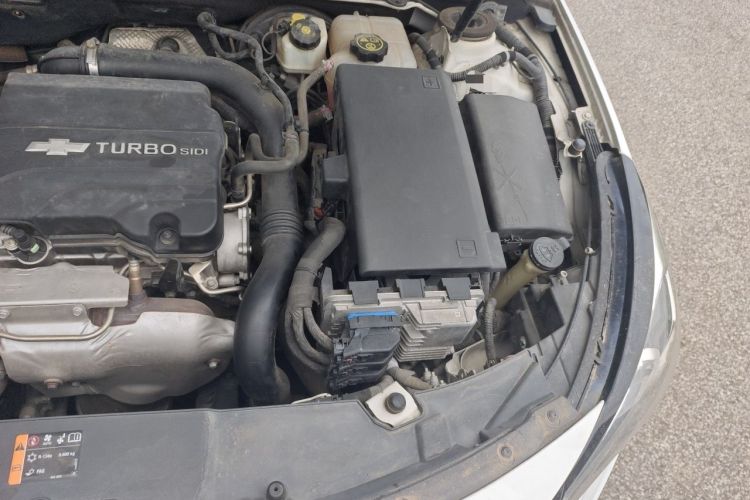 Used Chevrolet Malibu 2017 1.5T Automatic Luxury Edition Engine Bay Left