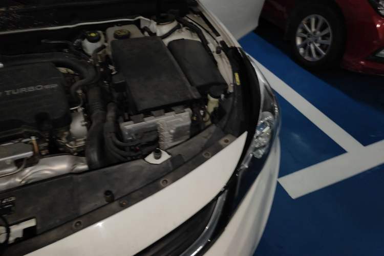 Used Chevrolet Malibu 2017 1.5T Automatic Luxury Edition Engine Bay Left