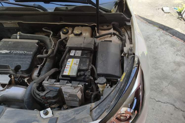 Used Chevrolet Malibu 2017 1.5T Automatic Luxury Edition Engine Bay Left