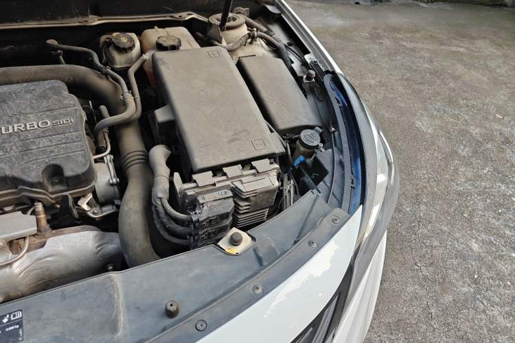 Used Chevrolet Malibu 2017 1.5T Automatic Comfort Edition Engine Bay Left