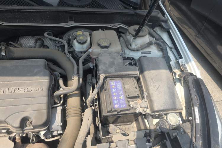 Used Chevrolet Malibu 2017 1.5T Automatic Luxury Edition Engine Bay Left