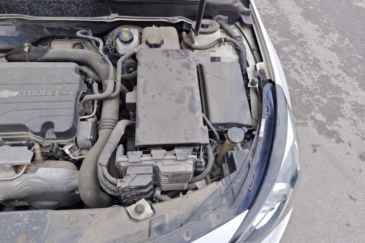 Used Chevrolet Malibu 2017 1.5T Automatic Luxury Edition Engine Bay Left