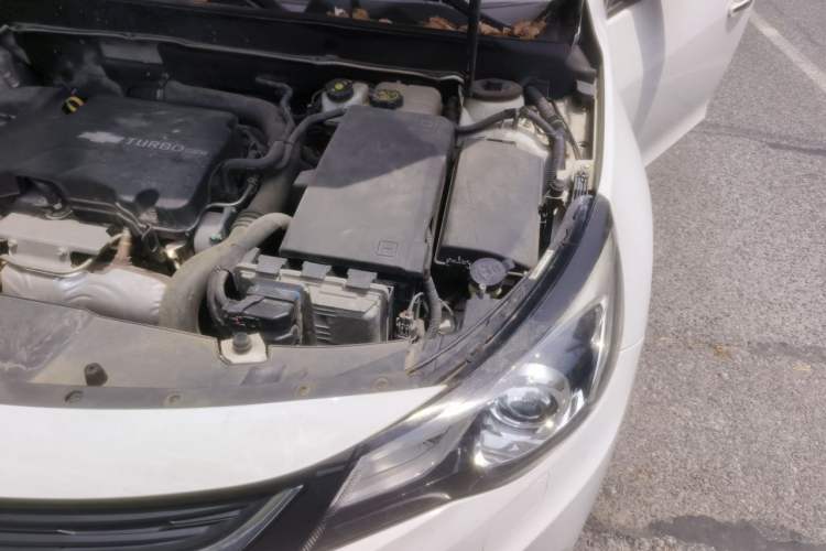 Used Chevrolet Malibu 2017 1.5T Automatic Luxury Edition Engine Bay Left