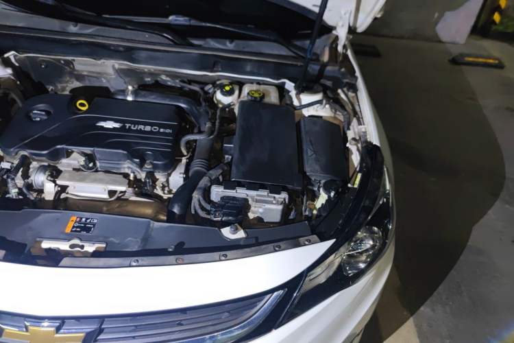 Used Chevrolet Malibu 2017 1.5T Automatic Luxury Edition Engine Bay Left