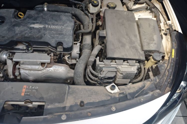 Used Chevrolet Malibu 2017 1.5T Automatic Luxury Edition Engine Bay Left