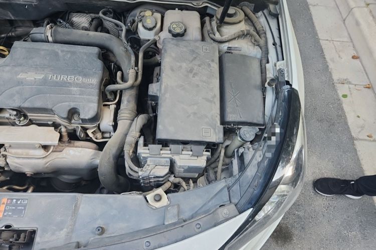 Used Chevrolet Malibu 2017 1.5T Automatic Luxury Edition Engine Bay Left