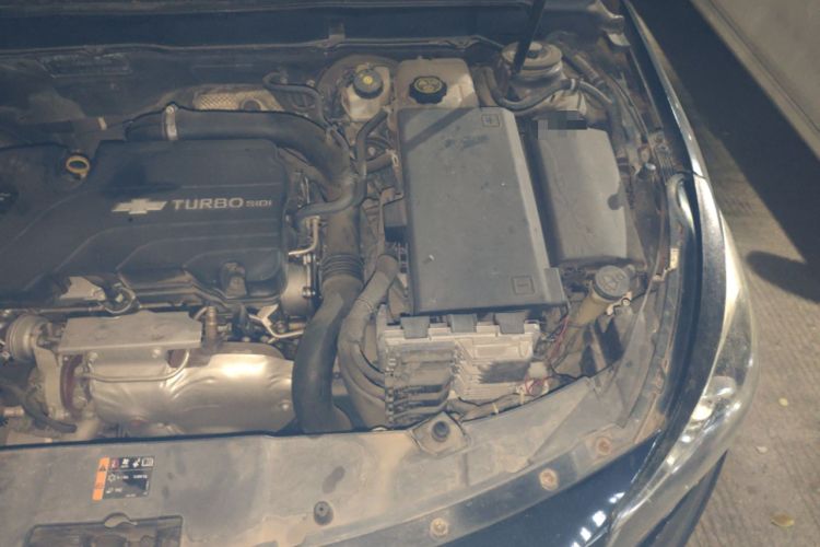 Used Chevrolet Malibu 2017 1.5T Automatic Luxury Edition Engine Bay Left
