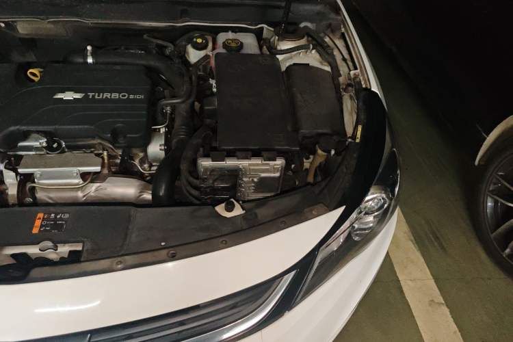 Used Chevrolet Malibu 2017 1.5T Automatic Luxury Edition Engine Bay Left