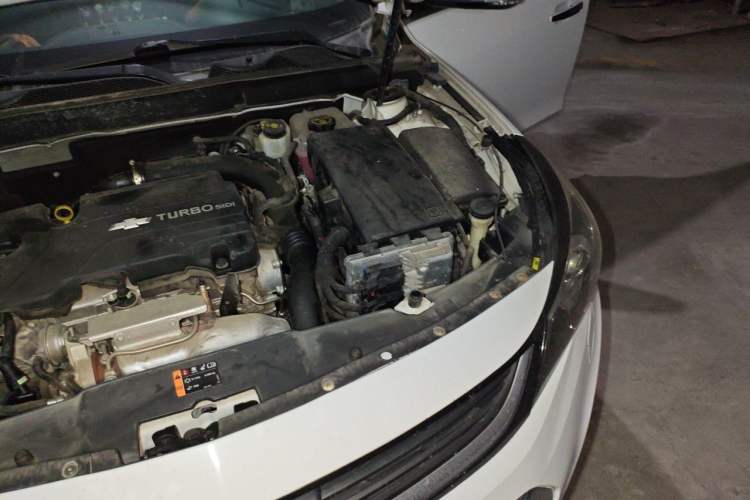 Used Chevrolet Malibu 2017 1.5T Automatic Luxury Edition Engine Bay Left