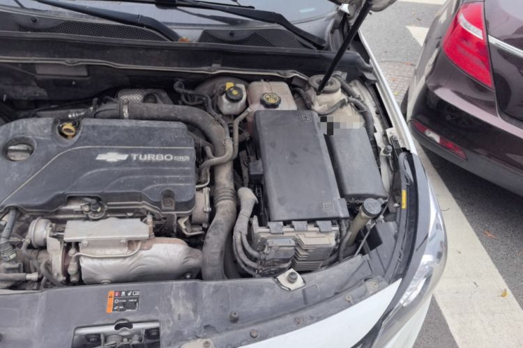 Used Chevrolet Malibu 2017 1.5T Automatic Luxury Edition Engine Bay Left