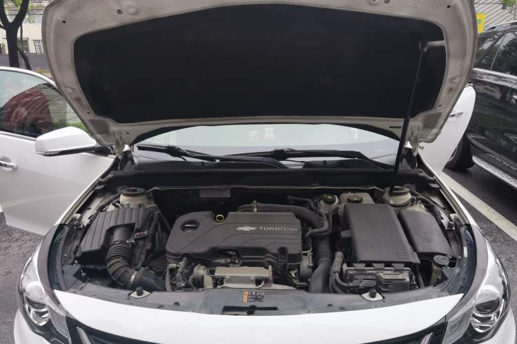 Used Chevrolet Malibu 2017 1.5T Automatic Luxury Edition Engine Bay