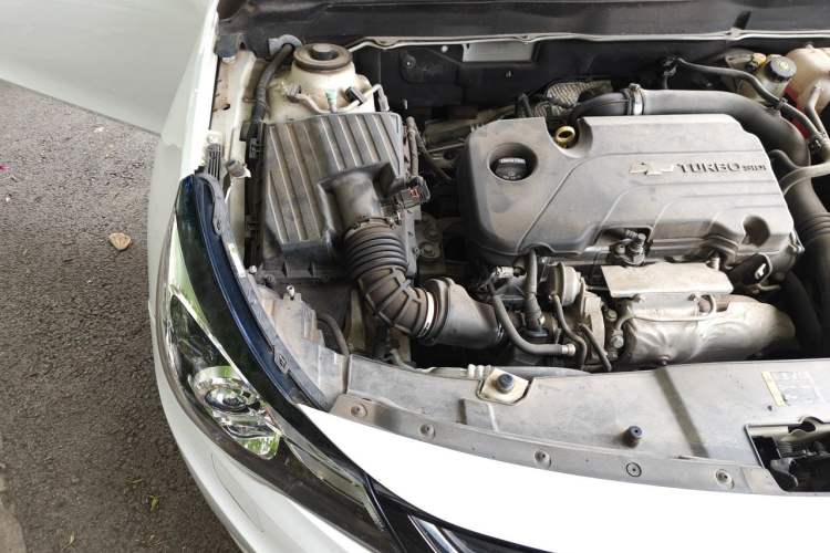Used Chevrolet Malibu 2017 1.5T Automatic Luxury Edition Engine Bay Right