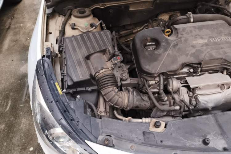 Used Chevrolet Malibu 2017 1.5T Automatic Luxury Edition Engine Bay Right