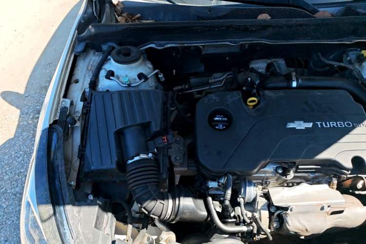 Used Chevrolet Malibu 2017 1.5T Automatic Luxury Edition Engine Bay Right