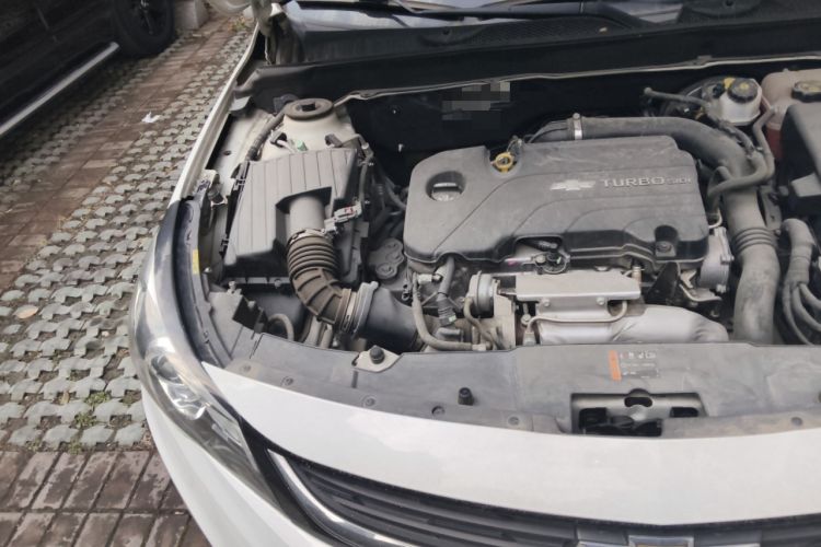 Used Chevrolet Malibu 2017 1.5T Automatic Luxury Edition Engine Bay Right