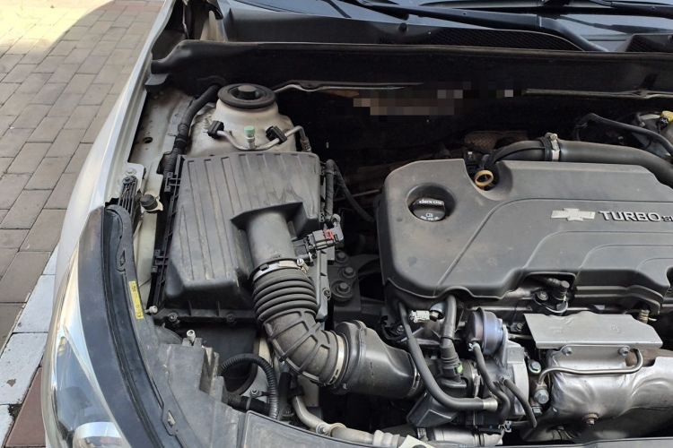 Used Chevrolet Malibu 2017 1.5T Automatic Luxury Edition Engine Bay Right