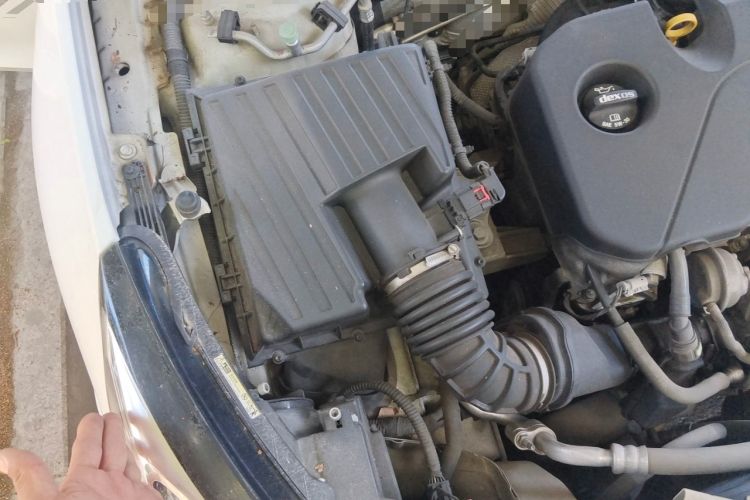 Used Chevrolet Malibu 2017 1.5T Automatic Luxury Edition Engine Bay Right