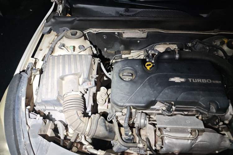 Used Chevrolet Malibu 2017 1.5T Automatic Luxury Edition Engine Bay Right