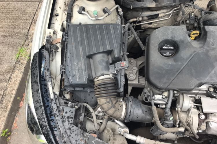 Used Chevrolet Malibu 2017 1.5T Automatic Luxury Edition Engine Bay Right