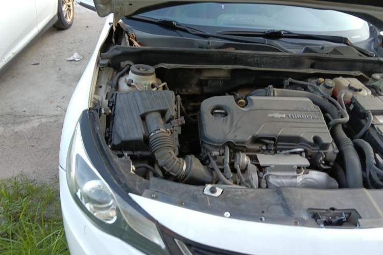 Used Chevrolet Malibu 2017 1.5T Automatic Luxury Edition Engine Bay Right