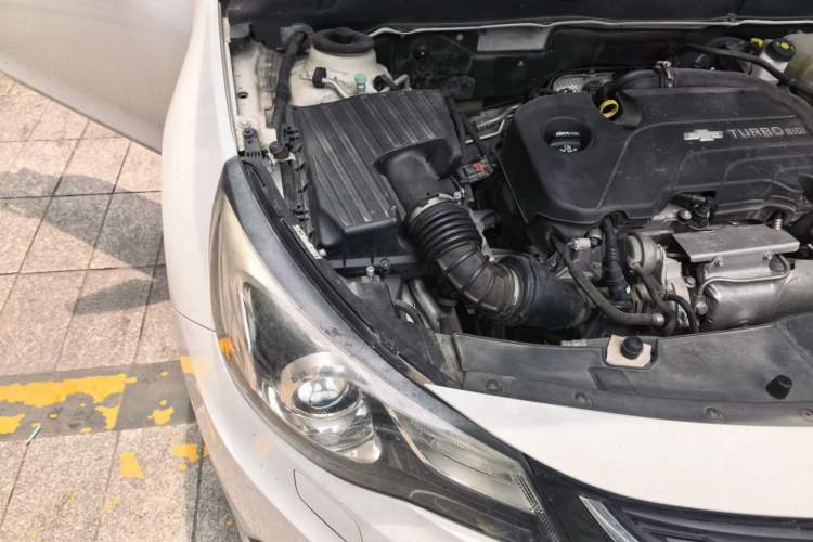 Used Chevrolet Malibu 2017 1.5T Automatic Luxury Edition Engine Bay Right