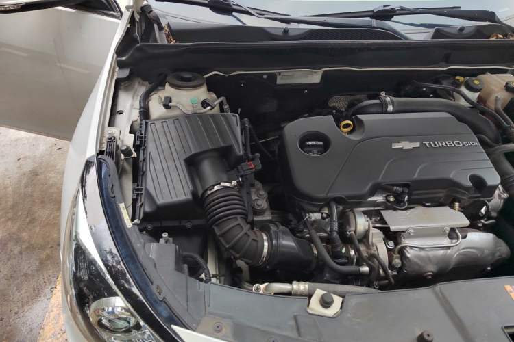 Used Chevrolet Malibu 2017 1.5T Automatic Flagship Edition Engine Bay Right