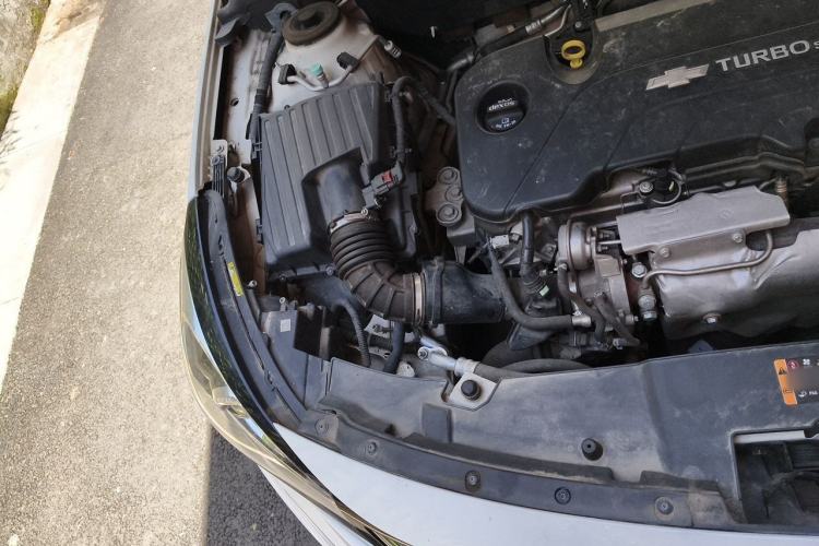 Used Chevrolet Malibu 2017 1.5T Automatic Luxury Edition Engine Bay Right