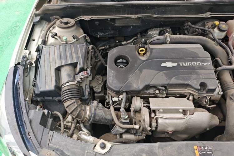 Used Chevrolet Malibu 2017 1.5T Automatic Luxury Edition Engine Bay Right