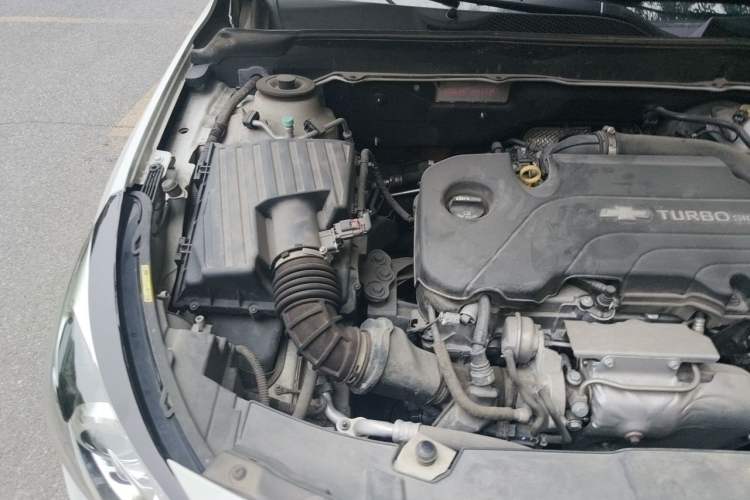 Used Chevrolet Malibu 2017 1.5T Automatic Luxury Edition Engine Bay Right