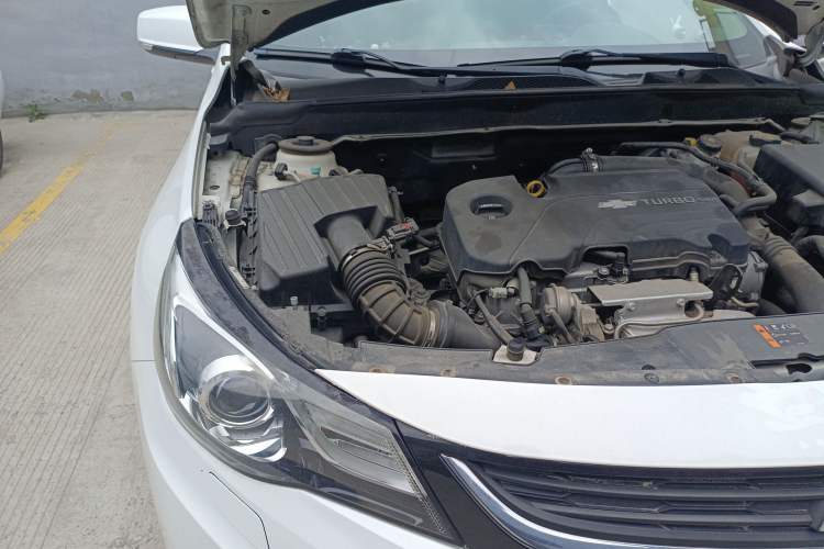 Used Chevrolet Malibu 2017 1.5T Automatic Luxury Edition Engine Bay Right