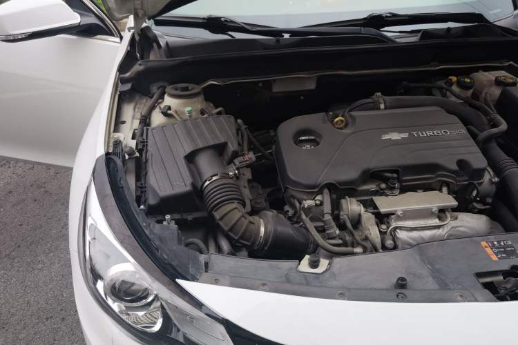 Used Chevrolet Malibu 2017 1.5T Automatic Luxury Edition Engine Bay Right