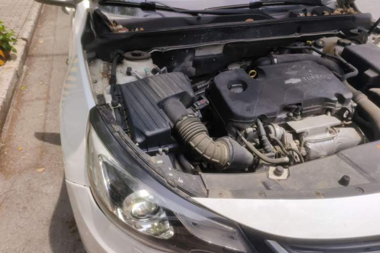 Used Chevrolet Malibu 2017 1.5T Automatic Luxury Edition Engine Bay Right