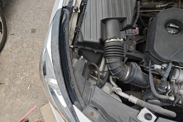 Used Chevrolet Malibu 2017 1.5T Automatic Comfort Edition Engine Bay Right