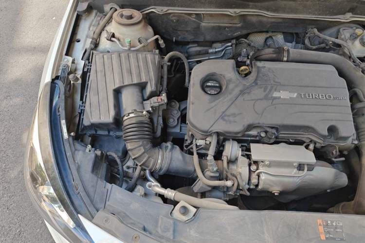 Used Chevrolet Malibu 2017 1.5T Automatic Luxury Edition Engine Bay Right