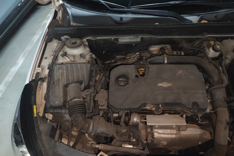 Used Chevrolet Malibu 2017 1.5T Automatic Luxury Edition Engine Bay Right