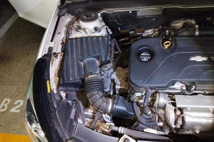 Used Chevrolet Malibu 2017 1.5T Automatic Luxury Edition Engine Bay Right