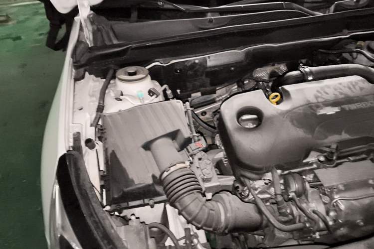 Used Chevrolet Malibu 2017 1.5T Automatic Luxury Edition Engine Bay Right