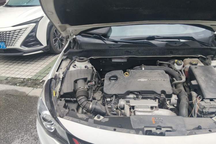 Used Chevrolet Malibu 2017 1.5T Automatic Luxury Edition Engine Bay Right