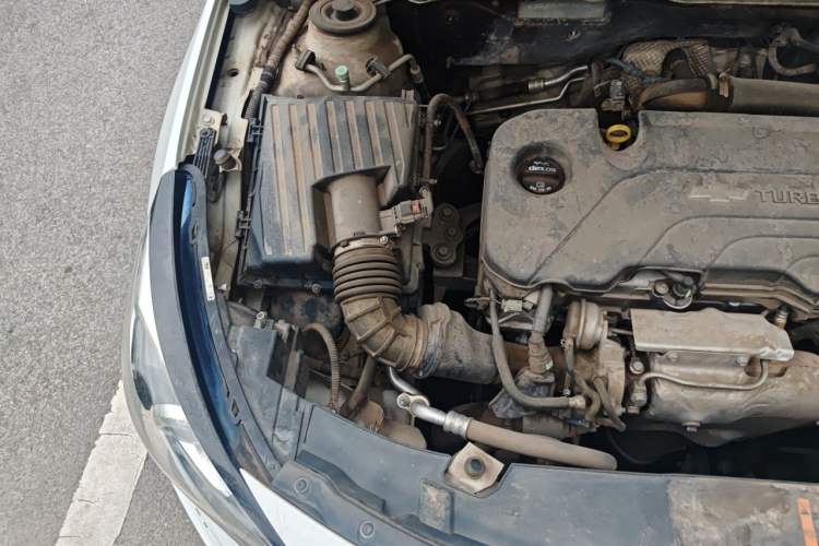 Used Chevrolet Malibu 2017 1.5T Automatic Luxury Edition Engine Bay Right