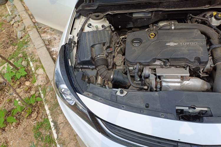Used Chevrolet Malibu 2017 1.5T Automatic Luxury Edition Engine Bay Right
