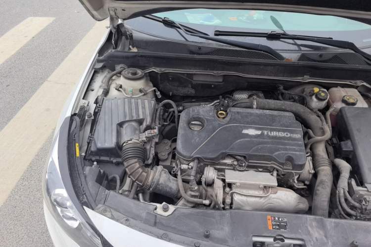 Used Chevrolet Malibu 2017 1.5T Automatic Luxury Edition Engine Bay Right