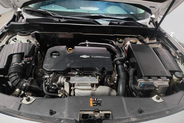 Used Chevrolet Malibu 2017 1.5T Automatic Luxury Edition Engine Bay
