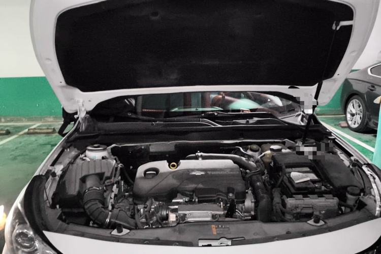 Used Chevrolet Malibu 2017 1.5T Automatic Luxury Edition Engine Bay